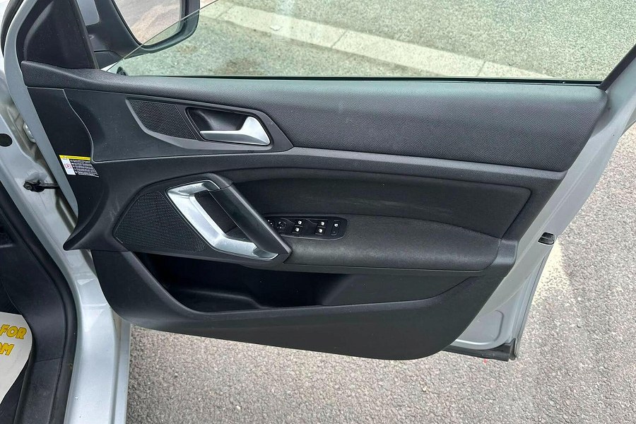 2014 Peugeot 308 photo 14