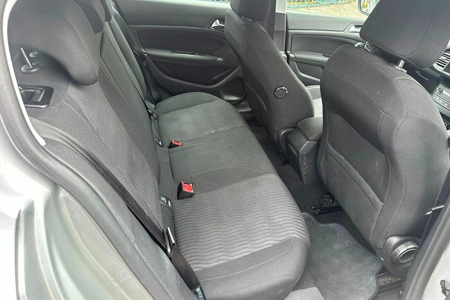 2014 Peugeot 308 photo 11
