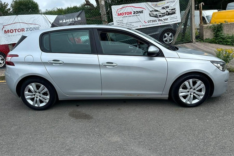 2014 Peugeot 308 photo 4