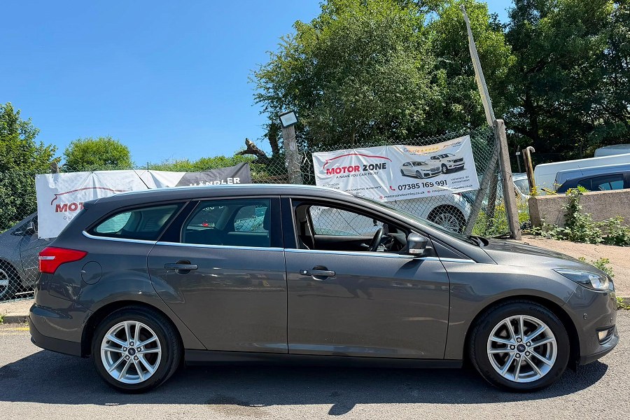 2015 Ford Focus photo 3