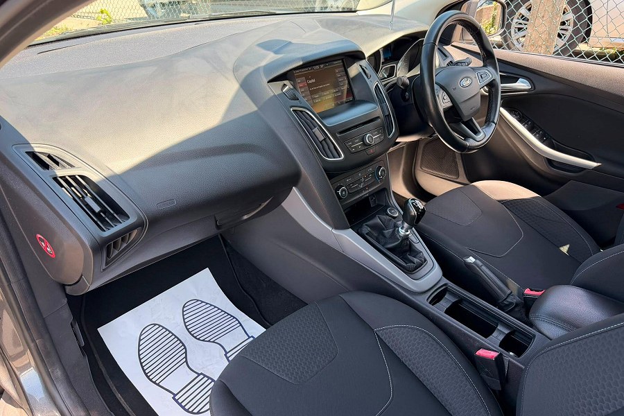 2015 Ford Focus photo 9