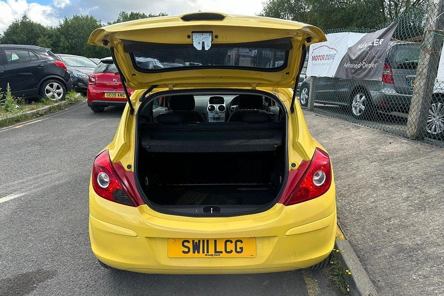 2011 Vauxhall Corsa photo 9
