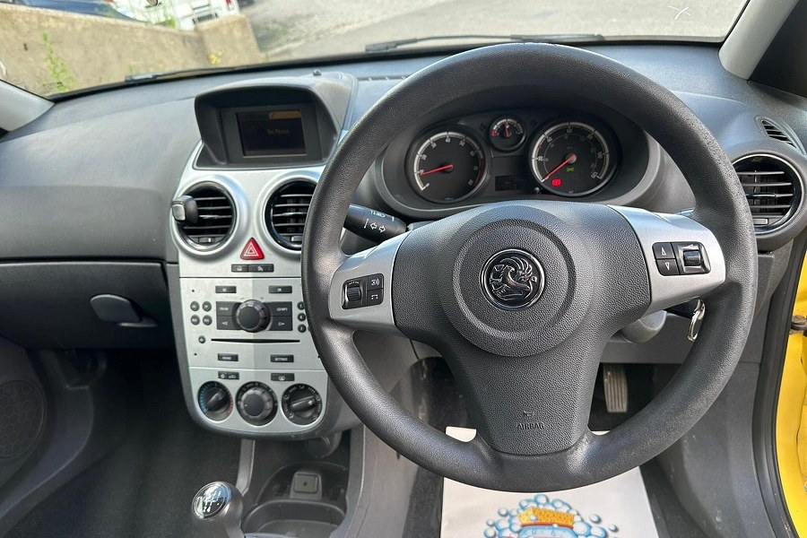 2011 Vauxhall Corsa photo 10