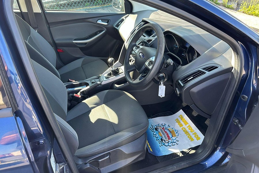2011 Ford Focus photo 11