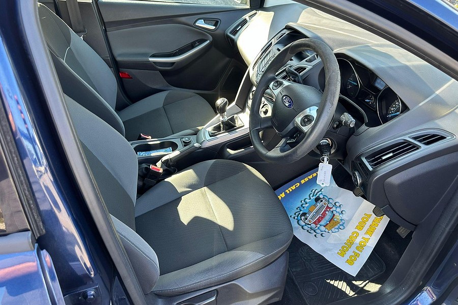 2011 Ford Focus photo 12