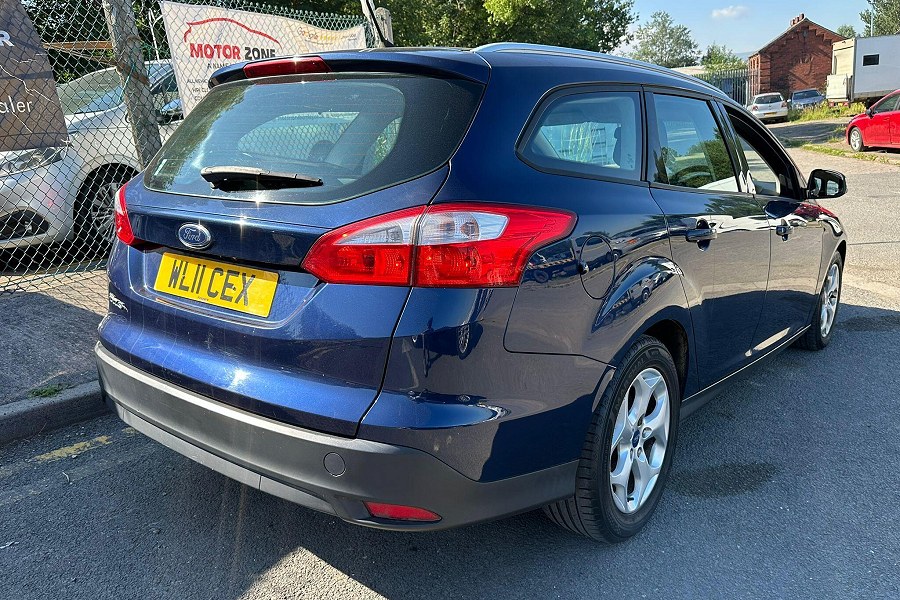 2011 Ford Focus photo 8