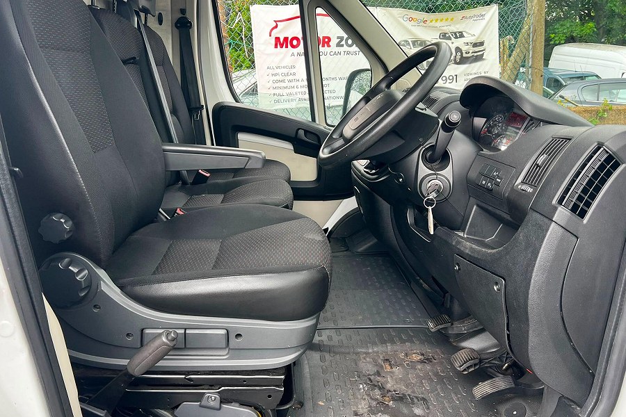 2014 Peugeot Boxer photo 13