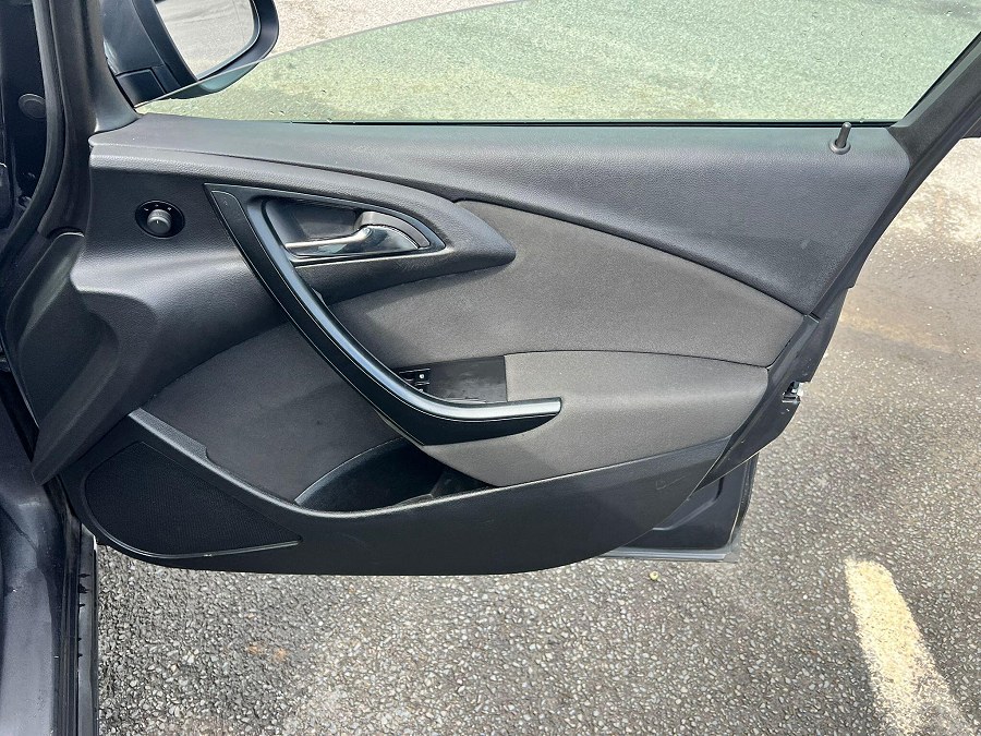 2012 Vauxhall Astra photo 14