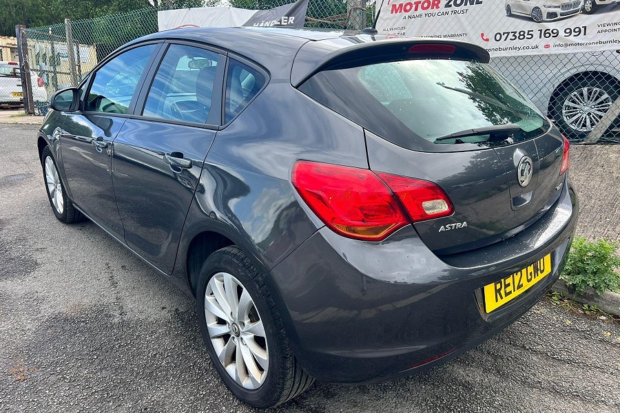 2012 Vauxhall Astra photo 5