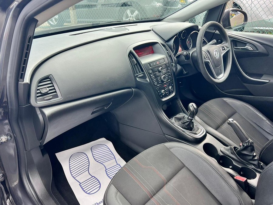2012 Vauxhall Astra photo 10