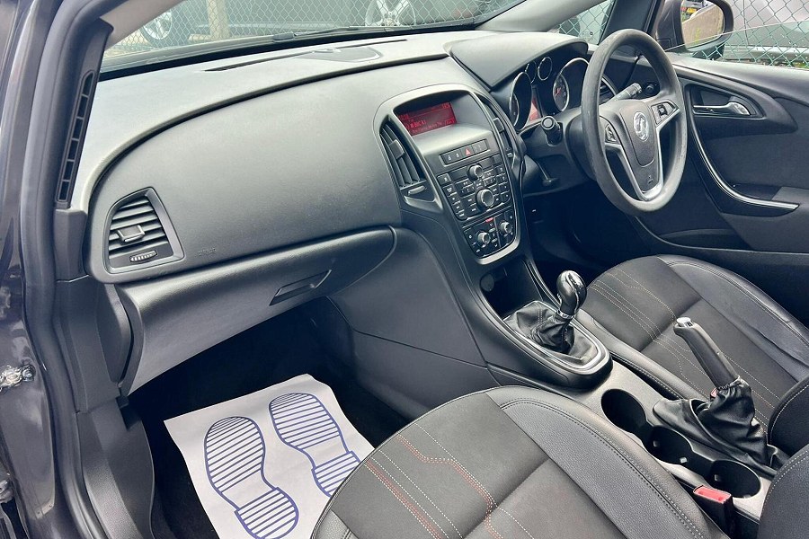 2012 Vauxhall Astra photo 10