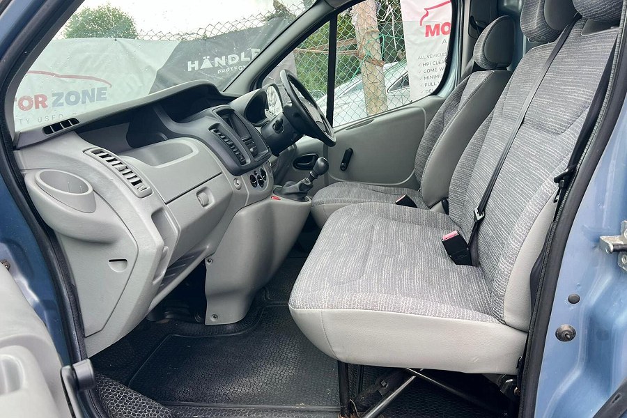 2010 Renault Trafic photo 12