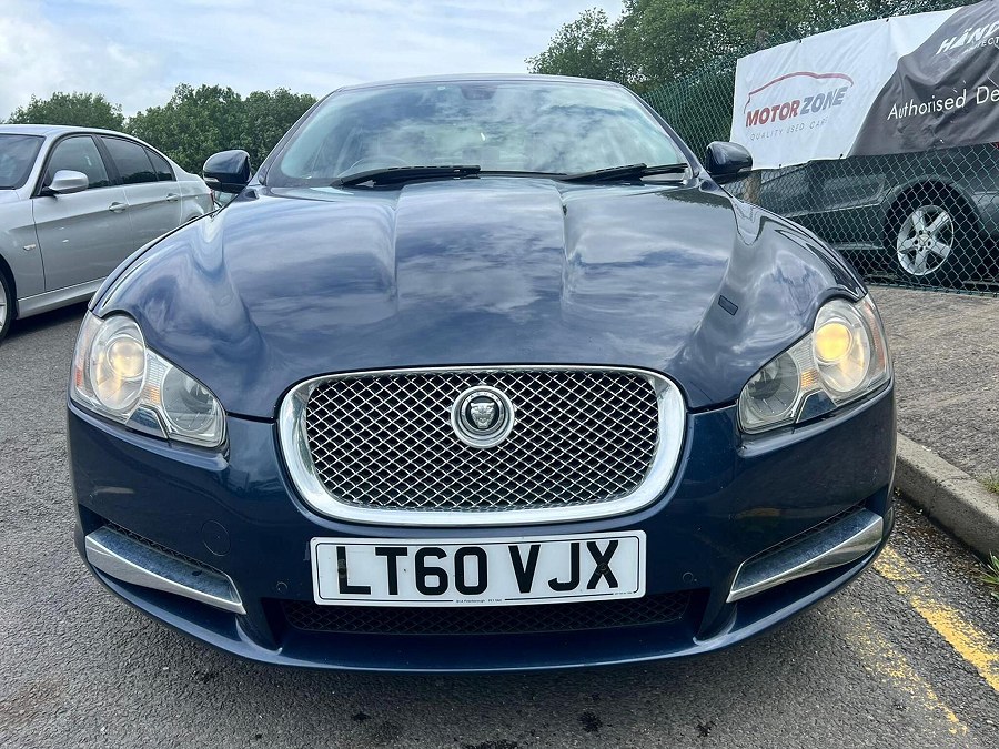 2010 Jaguar XF photo 9