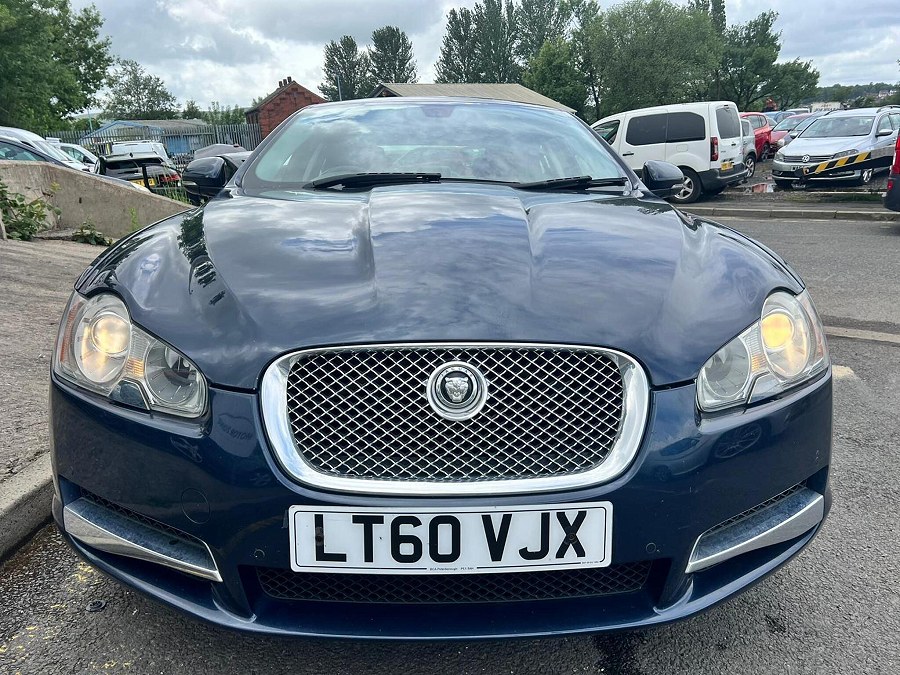 Jaguar XF photo 2