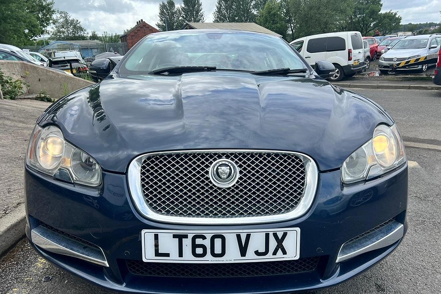 Jaguar XF photo 2