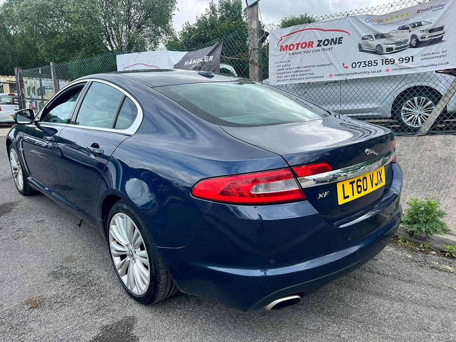 2010 Jaguar XF photo 6