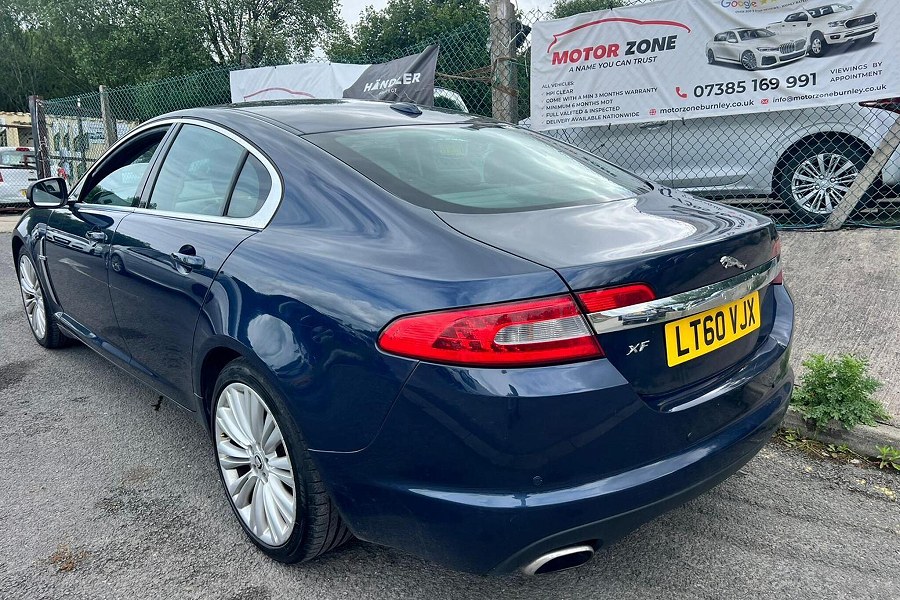 2010 Jaguar XF photo 6