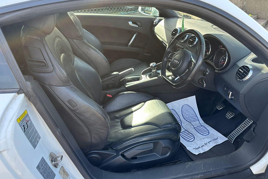2011 Audi TT photo 11