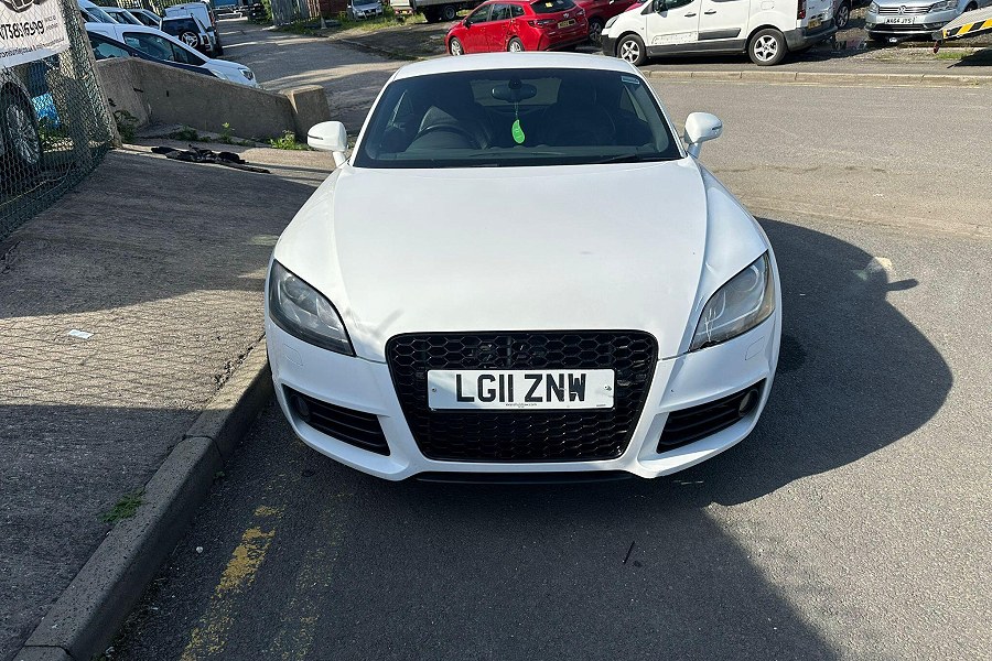 Audi TT photo 2