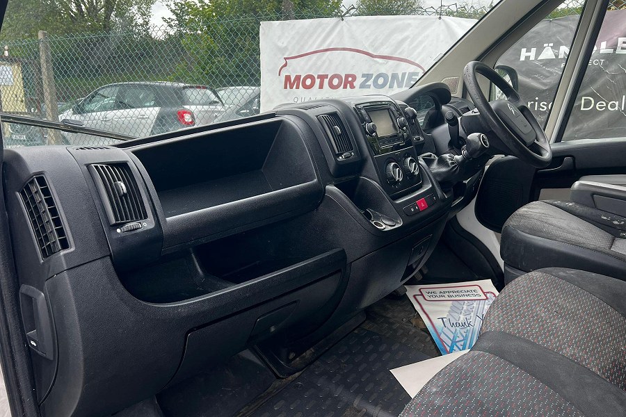 2015 Citroen Relay photo 14