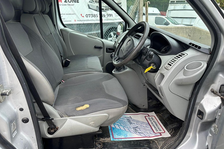 2011 Vauxhall Vivaro photo 10