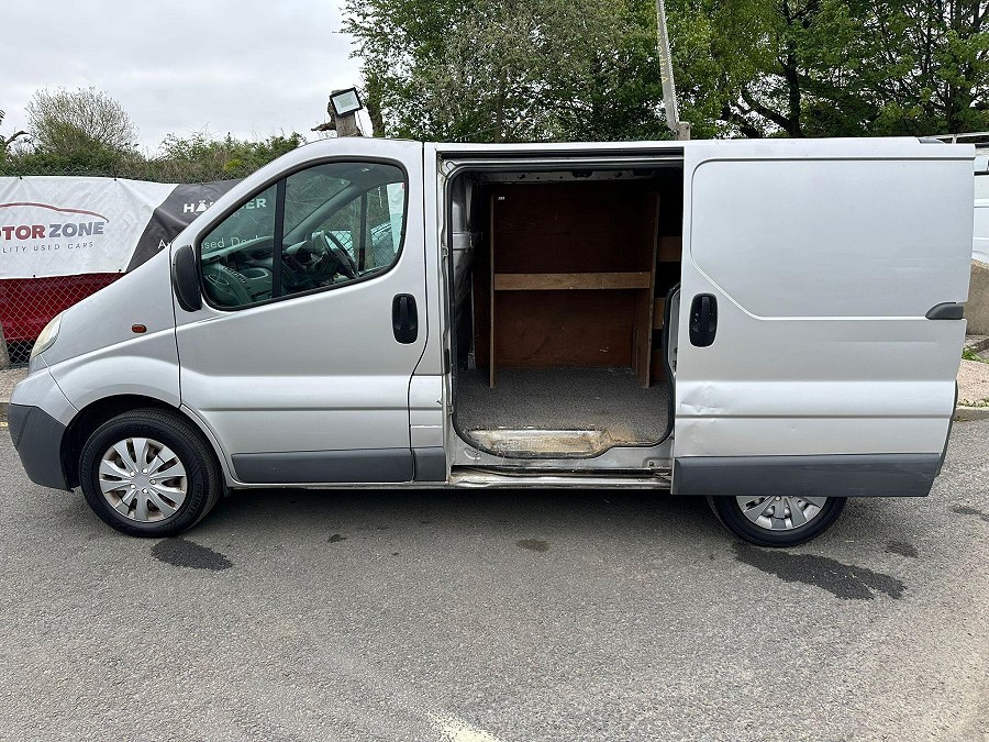 2011 Vauxhall Vivaro photo 6