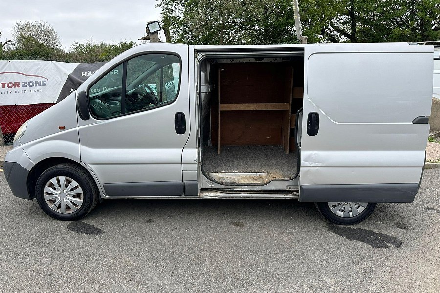 2011 Vauxhall Vivaro photo 6