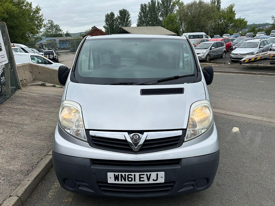 Vauxhall Vivaro photo 2