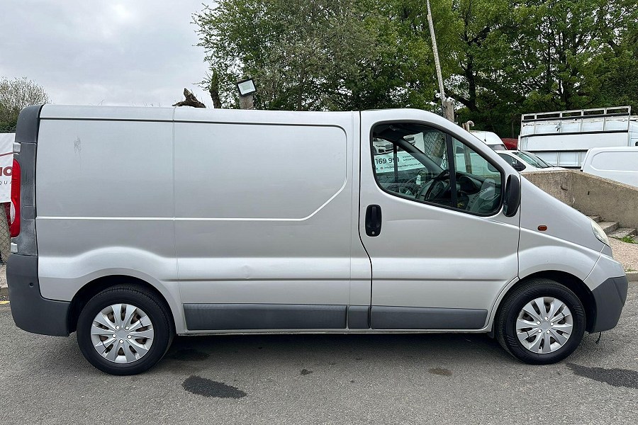 2011 Vauxhall Vivaro photo 4