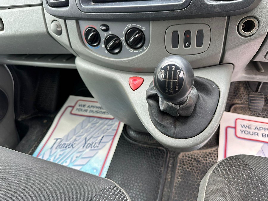 2011 Vauxhall Vivaro photo 14