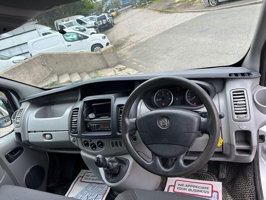 2011 Vauxhall Vivaro photo 9