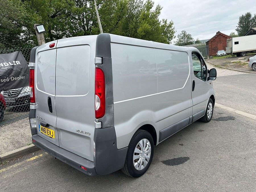 2011 Vauxhall Vivaro photo 8