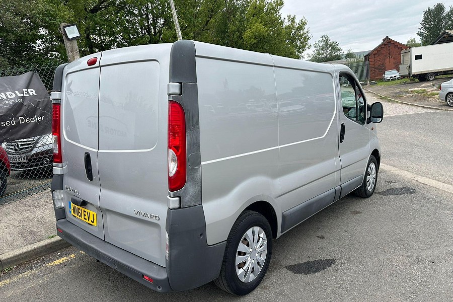 2011 Vauxhall Vivaro photo 8