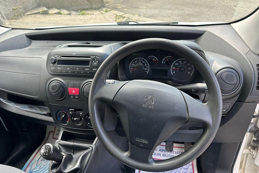 2015 Peugeot Bipper photo 11