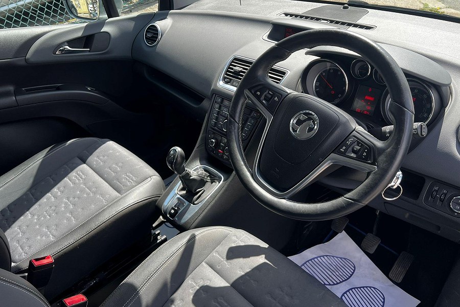 2014 Vauxhall Meriva photo 11