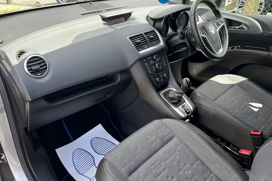 2014 Vauxhall Meriva photo 14