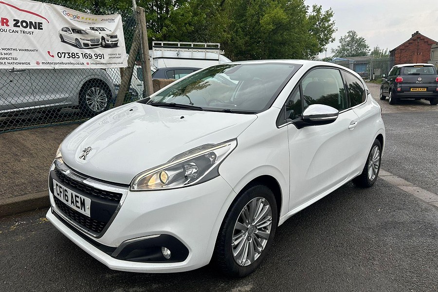 2016 Peugeot 208 photo 3