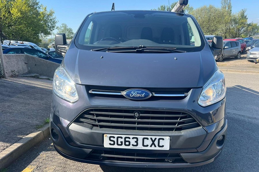 Ford Transit Custom photo 2