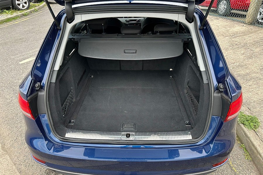 2016 Audi A4 Avant photo 9