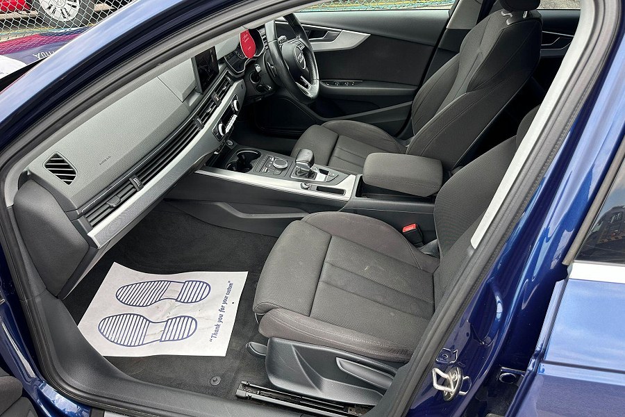 2016 Audi A4 Avant photo 14