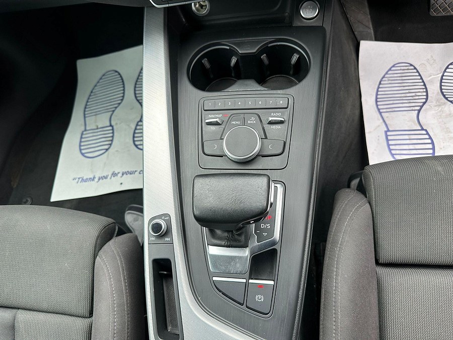 2016 Audi A4 Avant photo 12