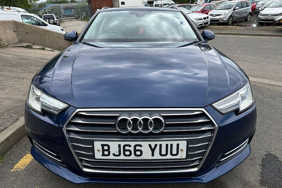 Audi A4 Avant photo 2