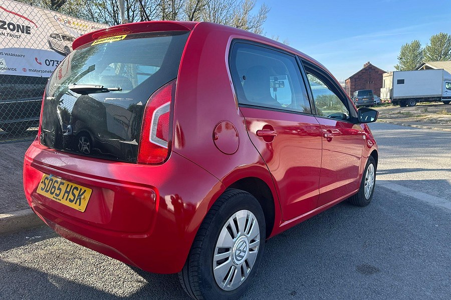 2015 Volkswagen up! photo 8