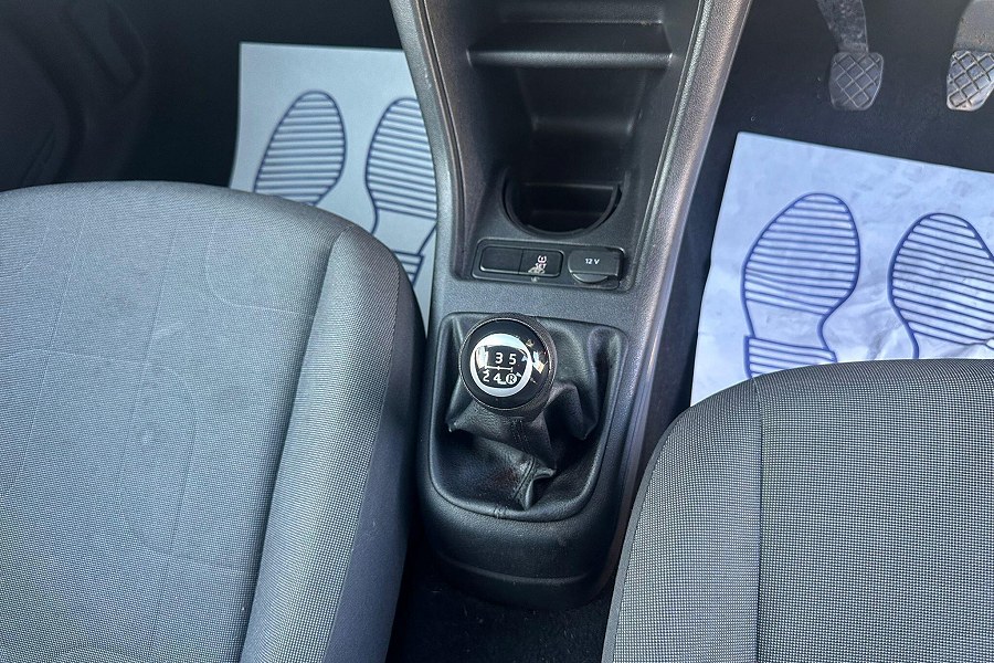 2015 Volkswagen up! photo 11