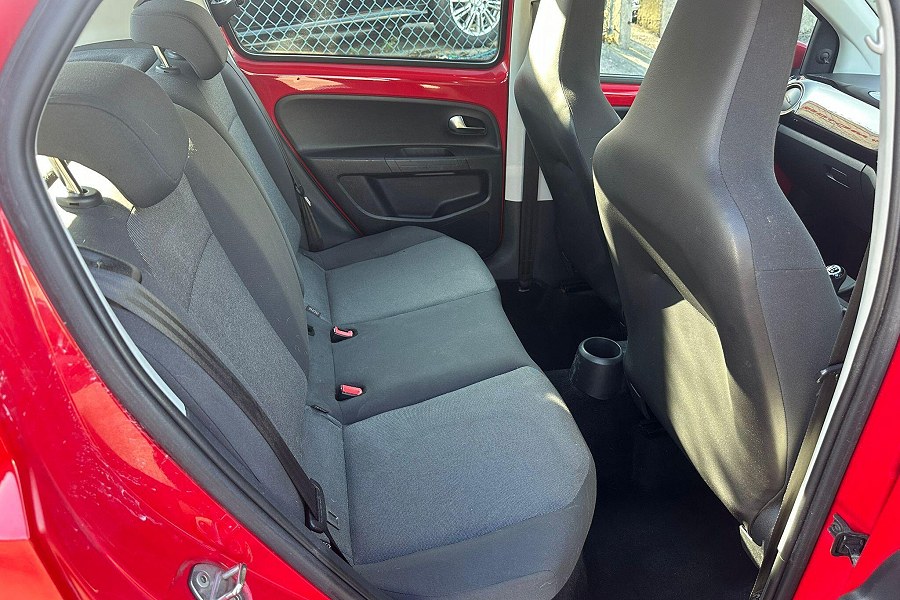 2015 Volkswagen up! photo 14
