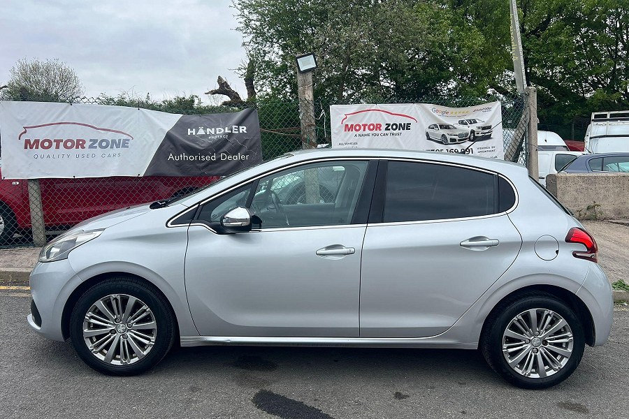 2015 Peugeot 208 photo 5