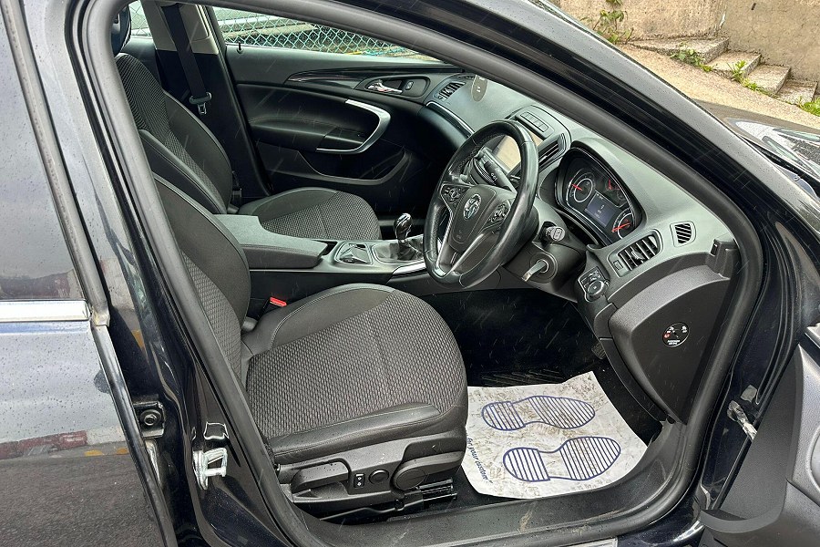 2014 Vauxhall Insignia photo 10