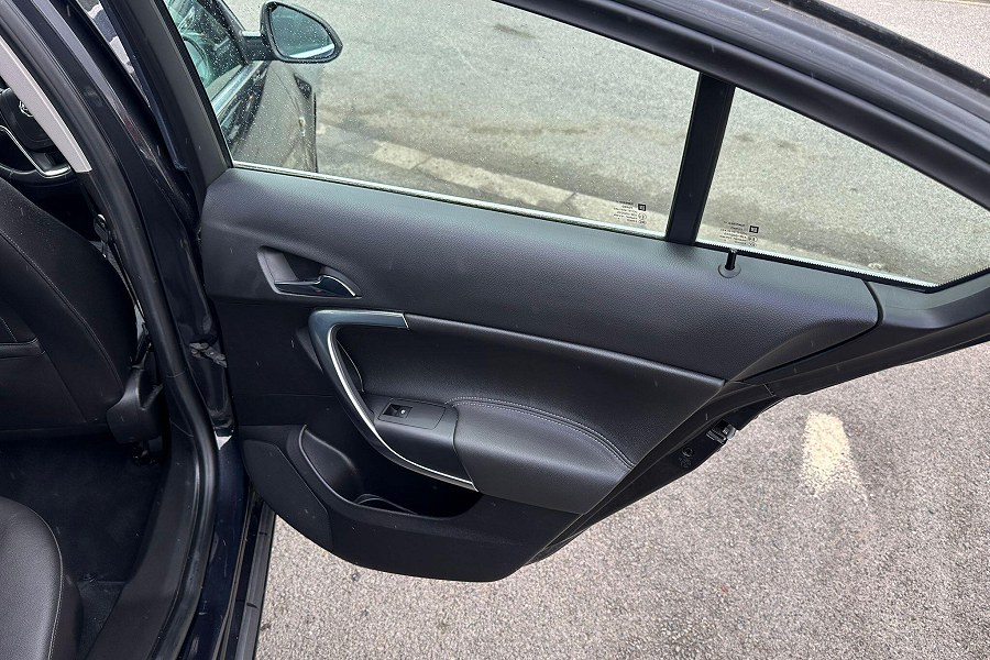2014 Vauxhall Insignia photo 14