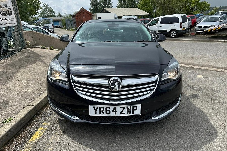 Vauxhall Insignia photo 2