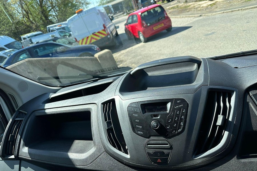 2017 Ford Transit photo 12